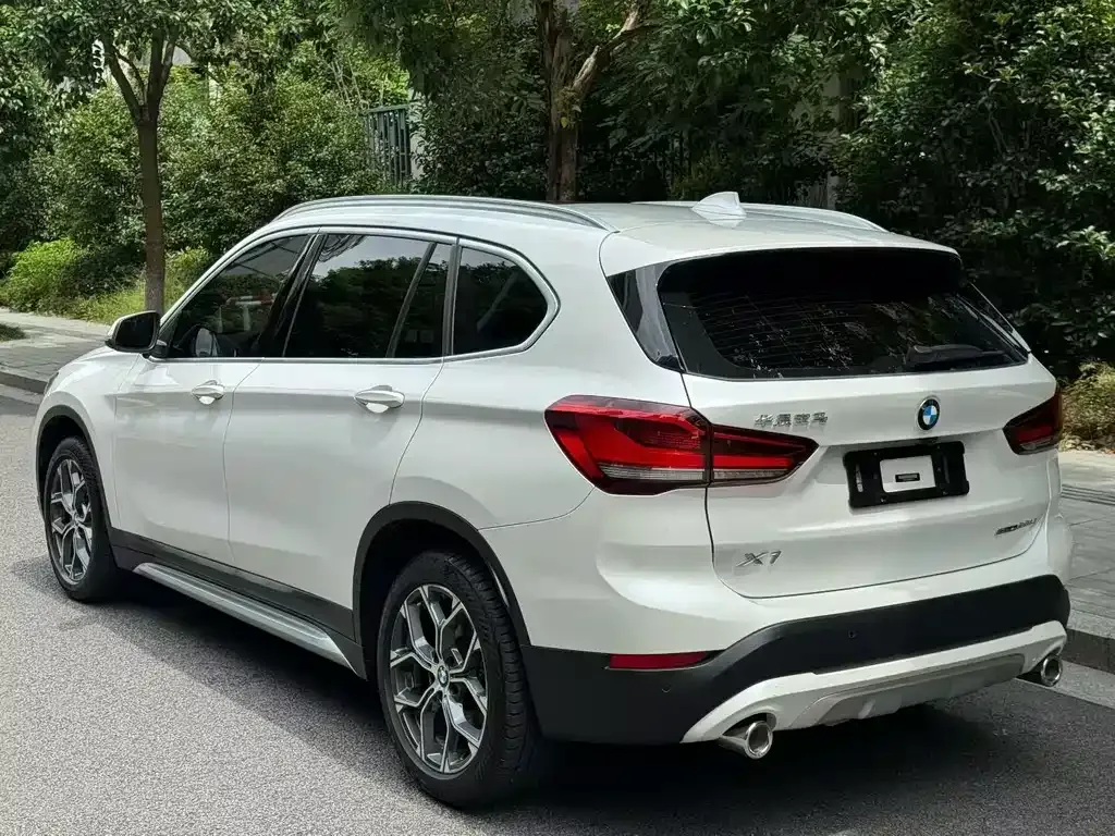 BMW X1 — фото 8