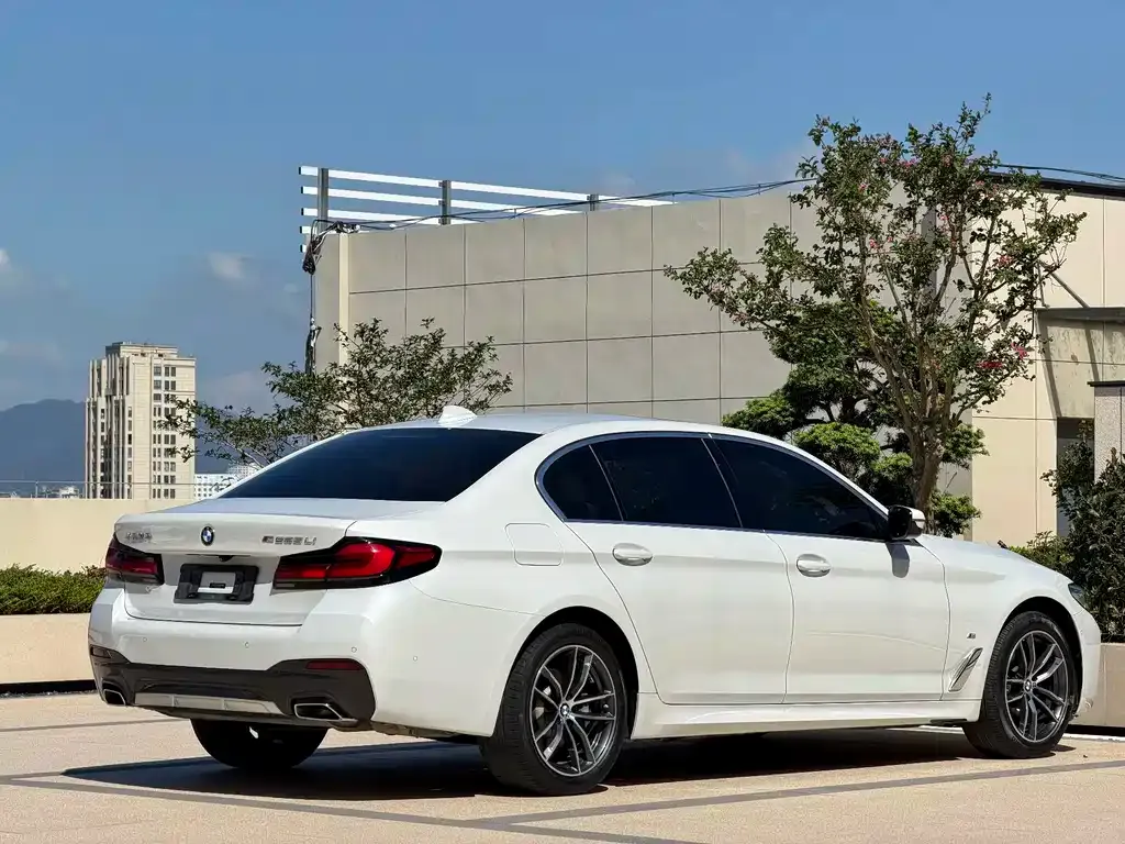 BMW 5 Series — фото 3