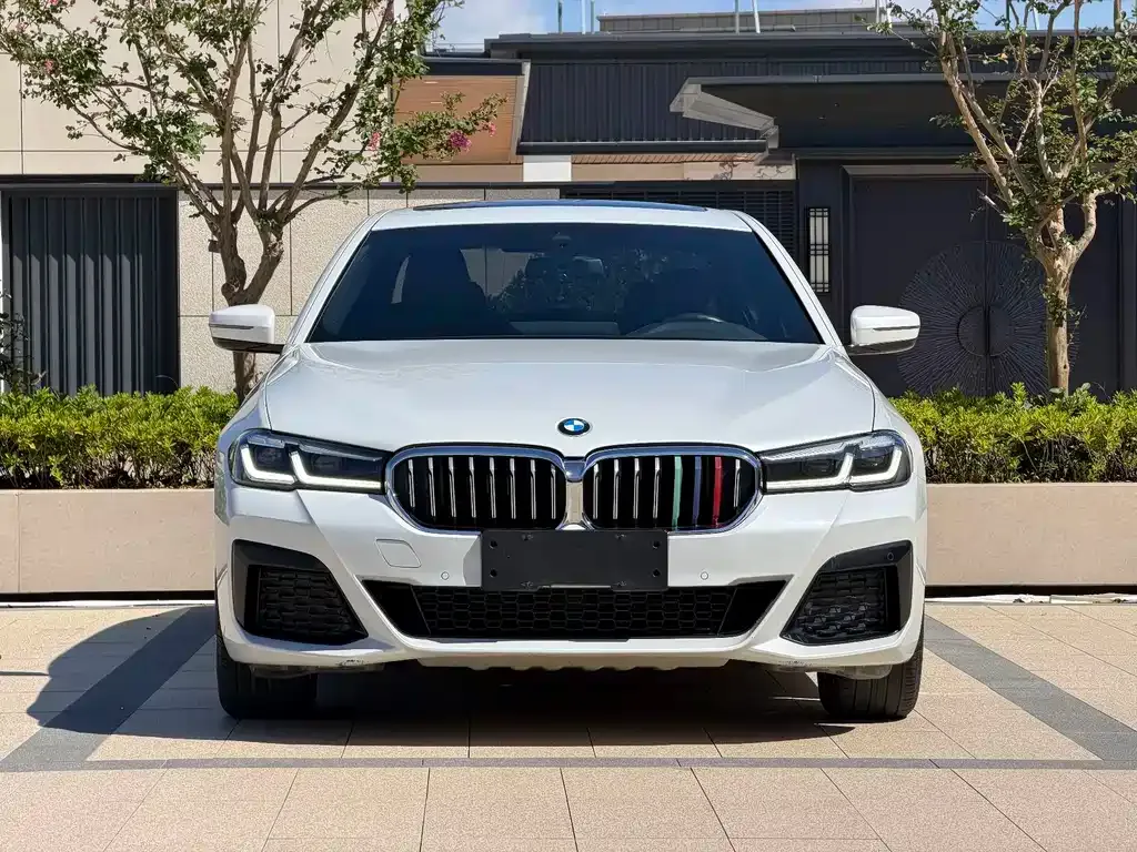 BMW 5 Series — фото 5