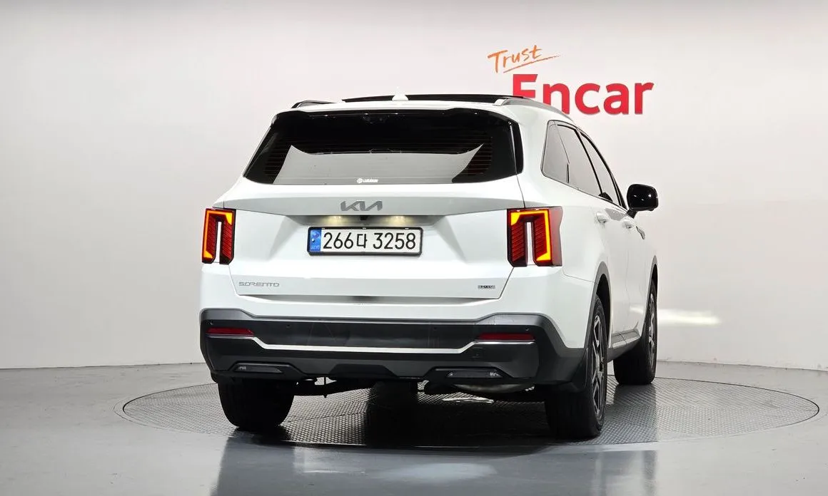 Kia Sorento — фото 8