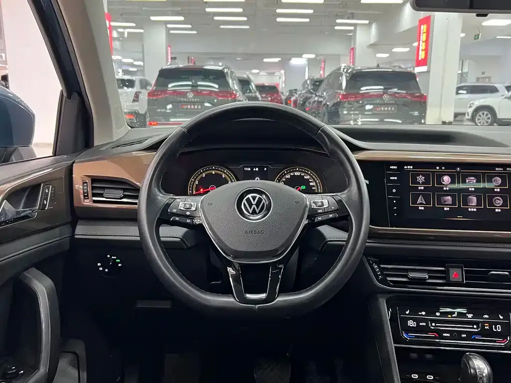 Volkswagen Tharu — фото 5