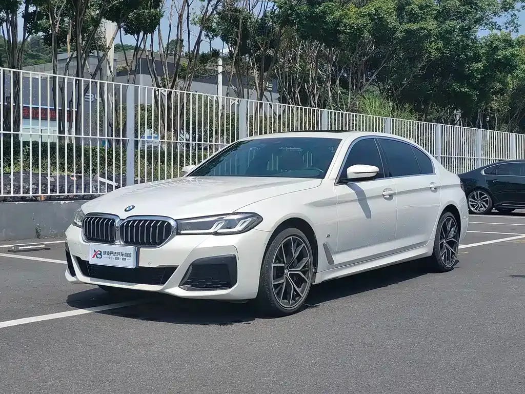 BMW 5 Series — фото 1