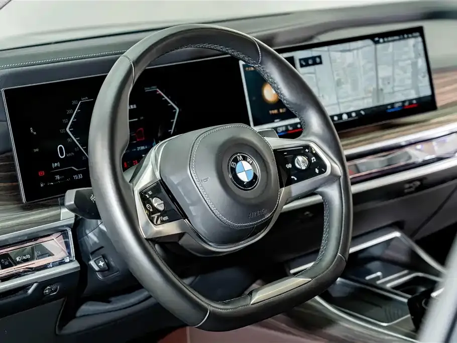 BMW 7 Series — фото 10