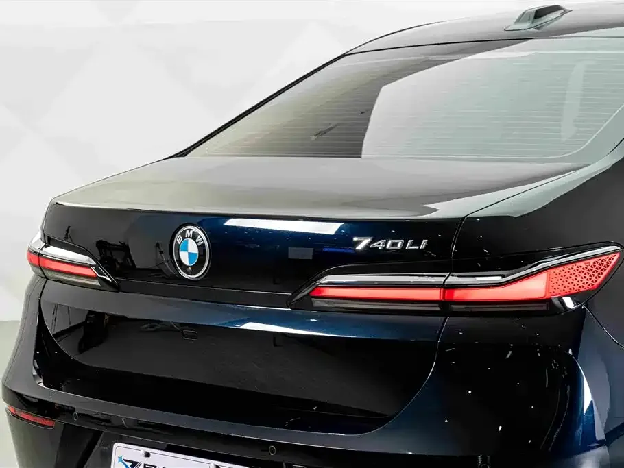 BMW 7 Series — фото 9