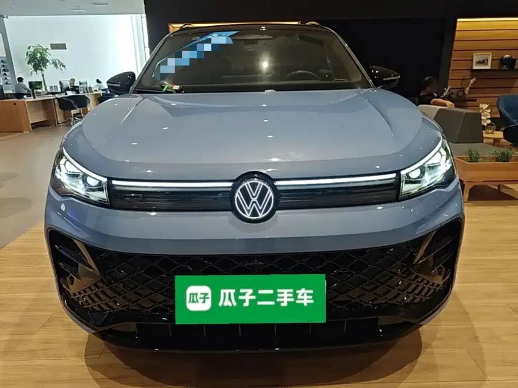 Volkswagen Tiguan L — фото 7