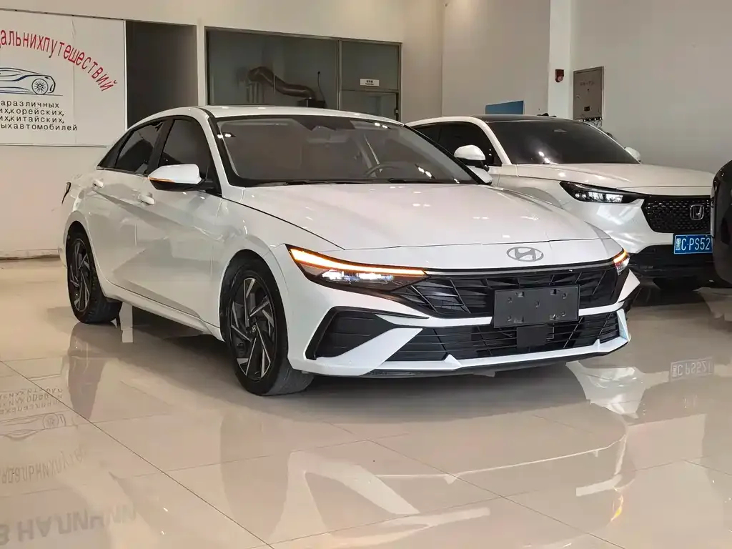 Hyundai Elantra — фото 6