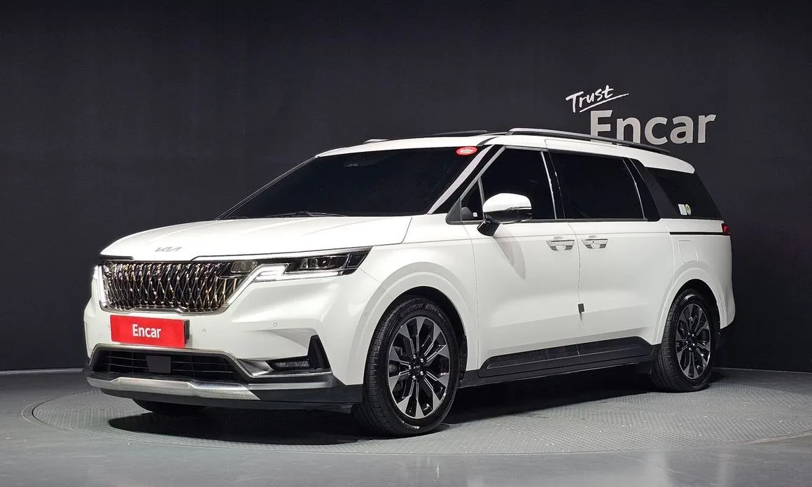 Kia Carnival — фото 1