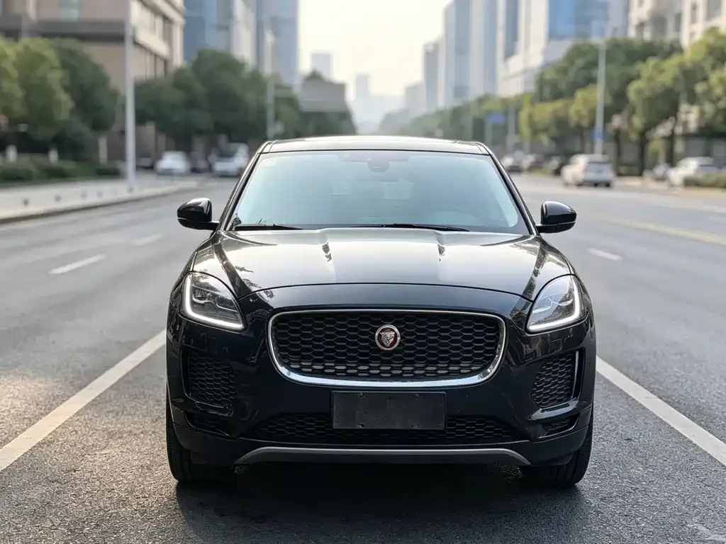 Jaguar E-PACE — фото 2