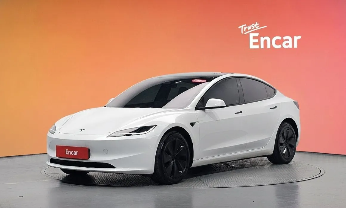 Tesla Model 3 — фото 1