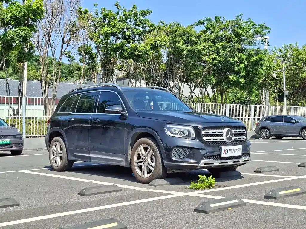 Mercedes-Benz GLB — фото 9