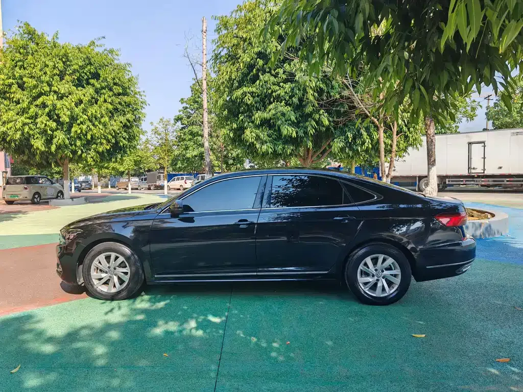Volkswagen Passat — фото 8