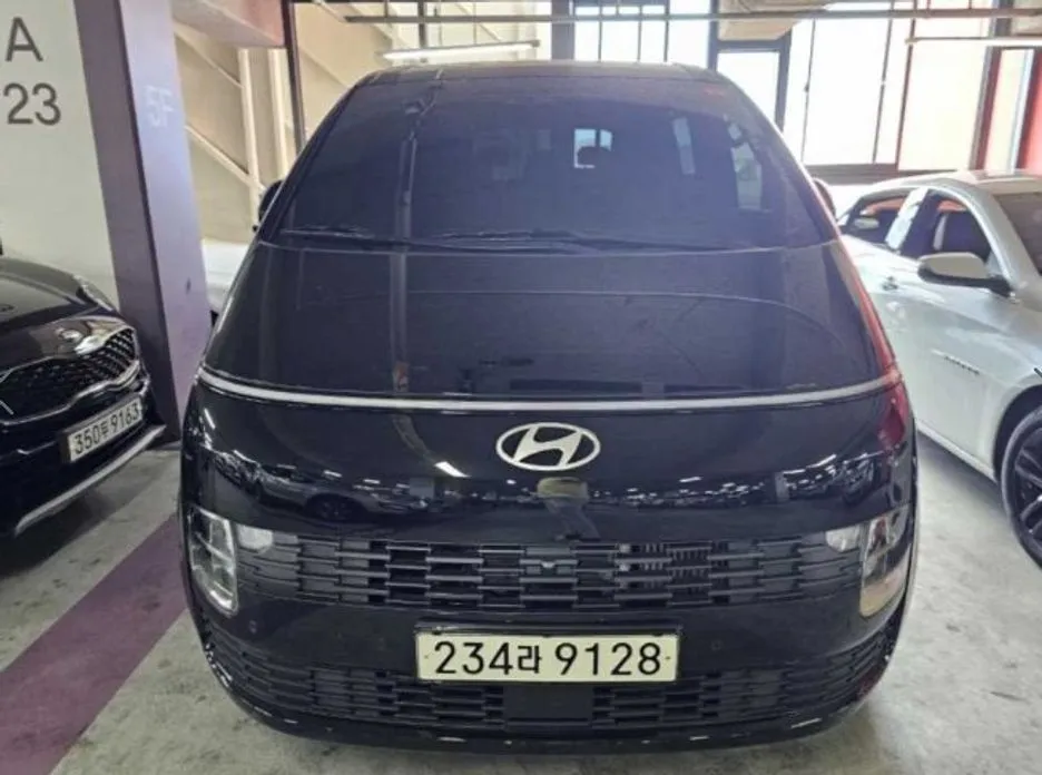 Hyundai Staria — фото 1