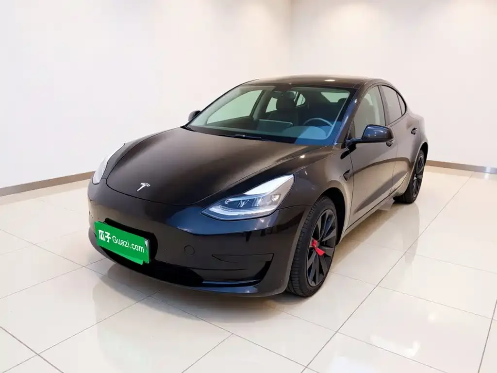 Tesla Model 3 — фото 1