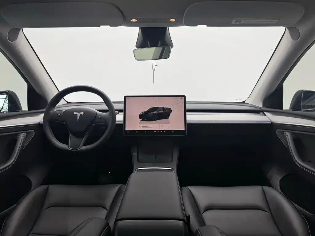 Tesla Model Y — фото 5