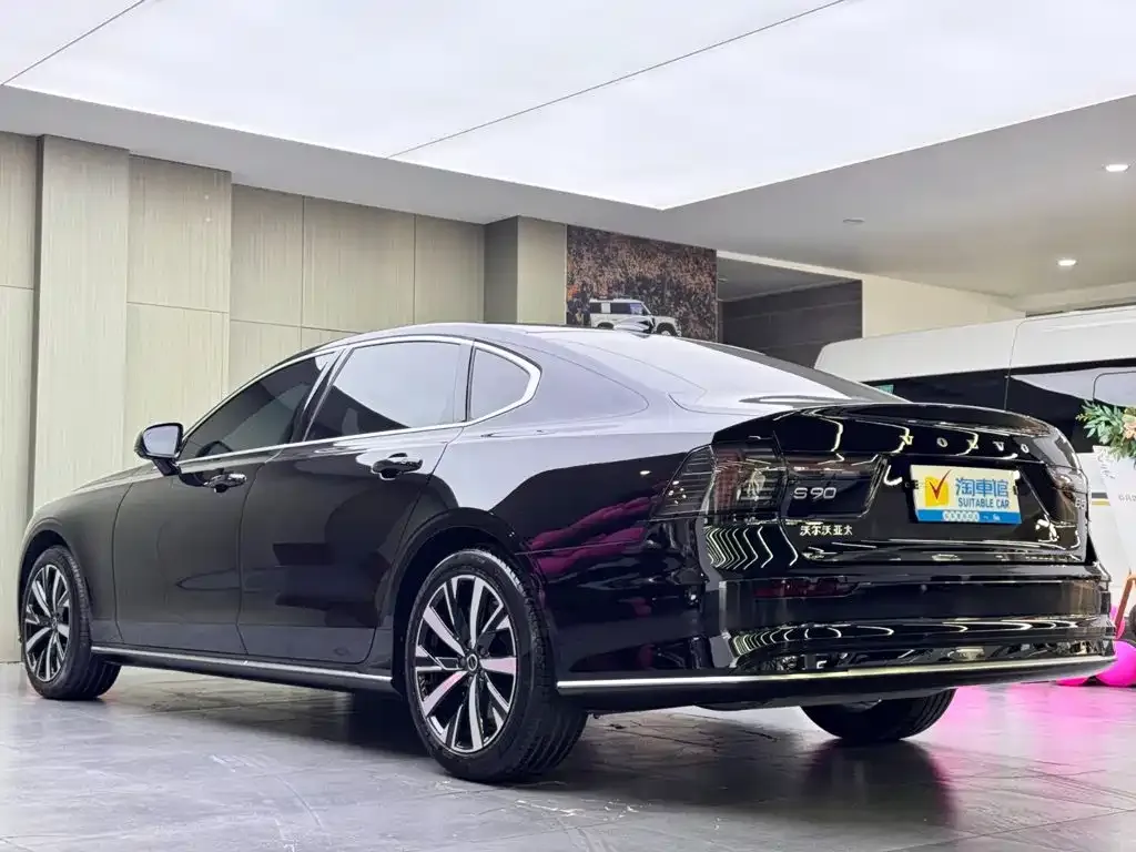 Volvo S90 — фото 9