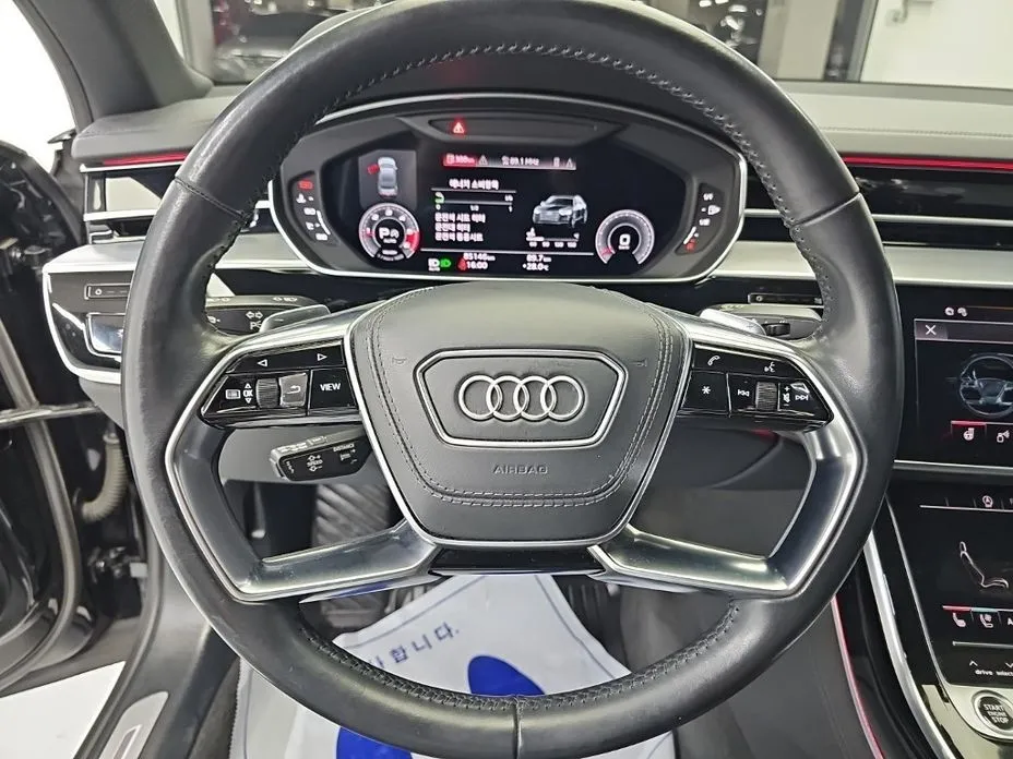 Audi A8 — фото 10
