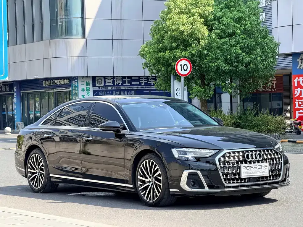 Audi A8 — фото 2