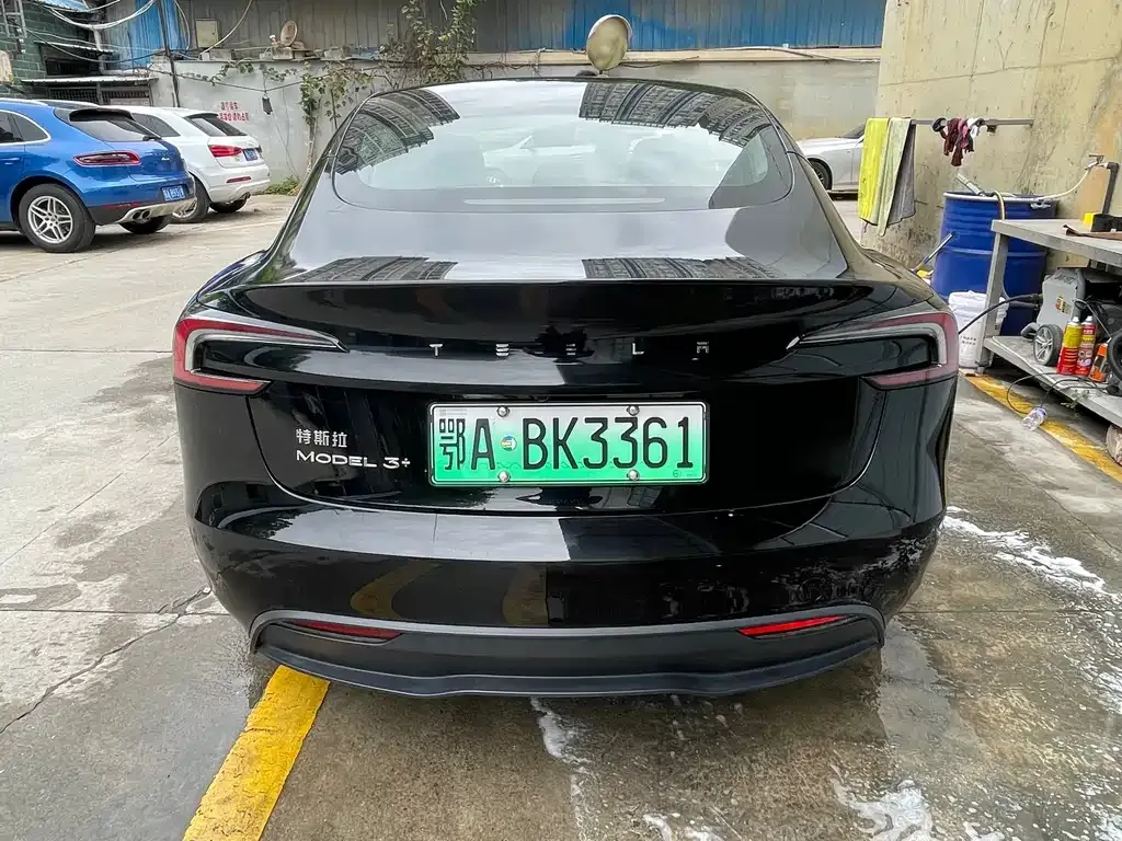 Tesla Model 3 — фото 8