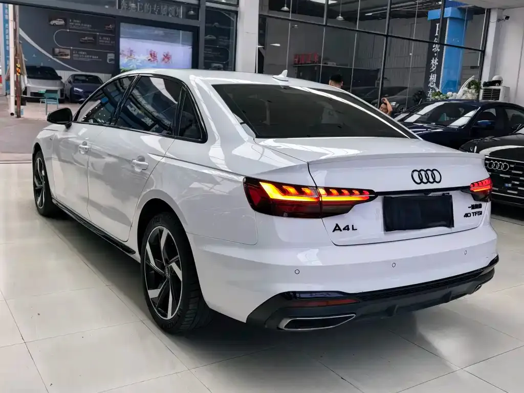 Audi A4L — фото 5