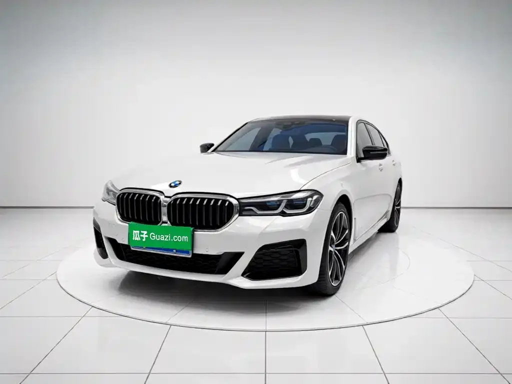 BMW 5 Series — фото 1