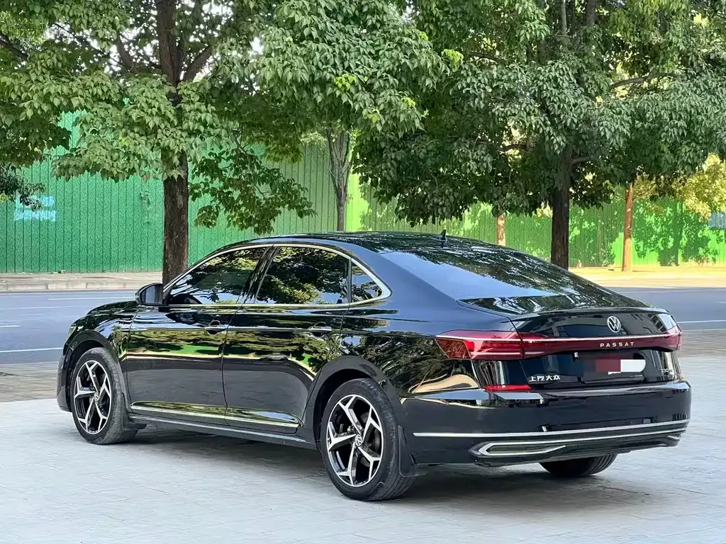 Volkswagen Passat — фото 6