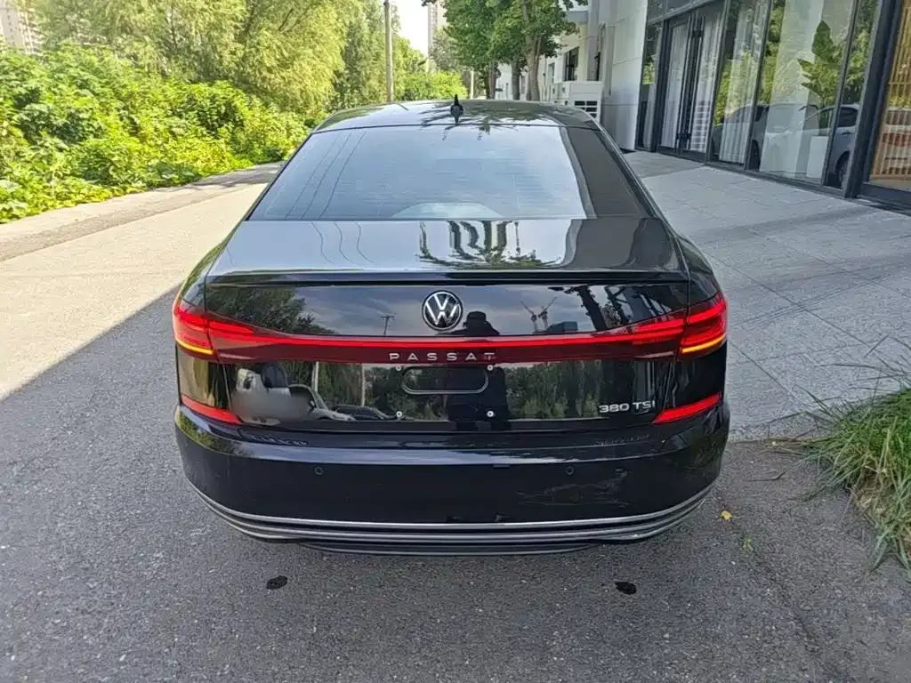 Volkswagen Passat — фото 7