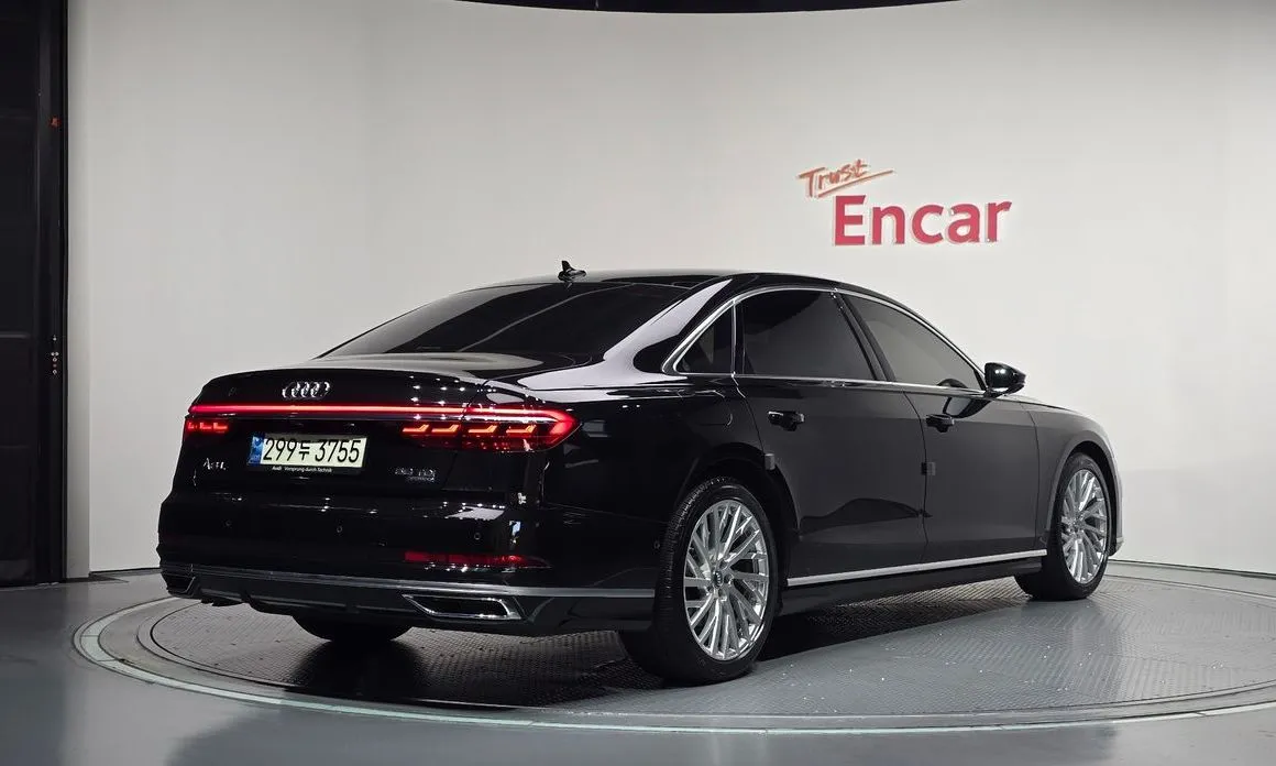 Audi A8 — фото 3
