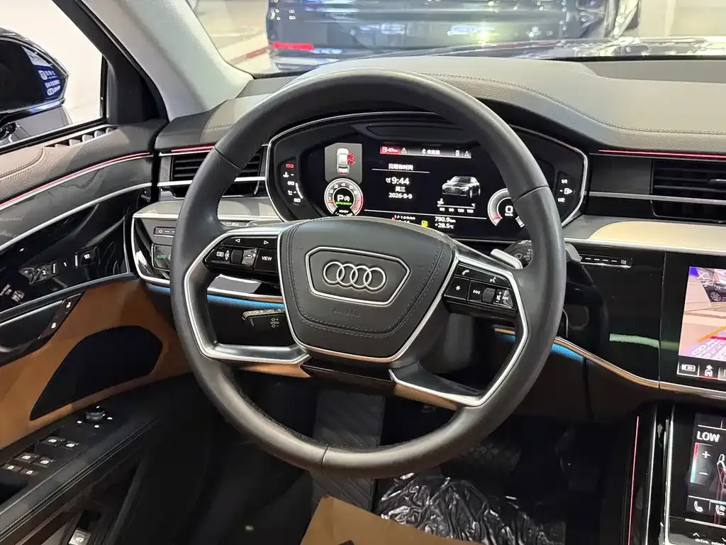 Audi A8 — фото 10