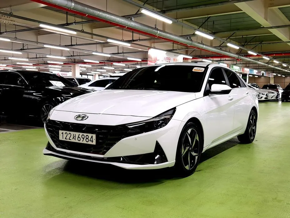 Hyundai AVANTE — фото 1