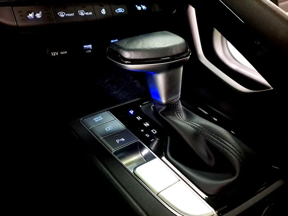 Hyundai AVANTE — фото 3