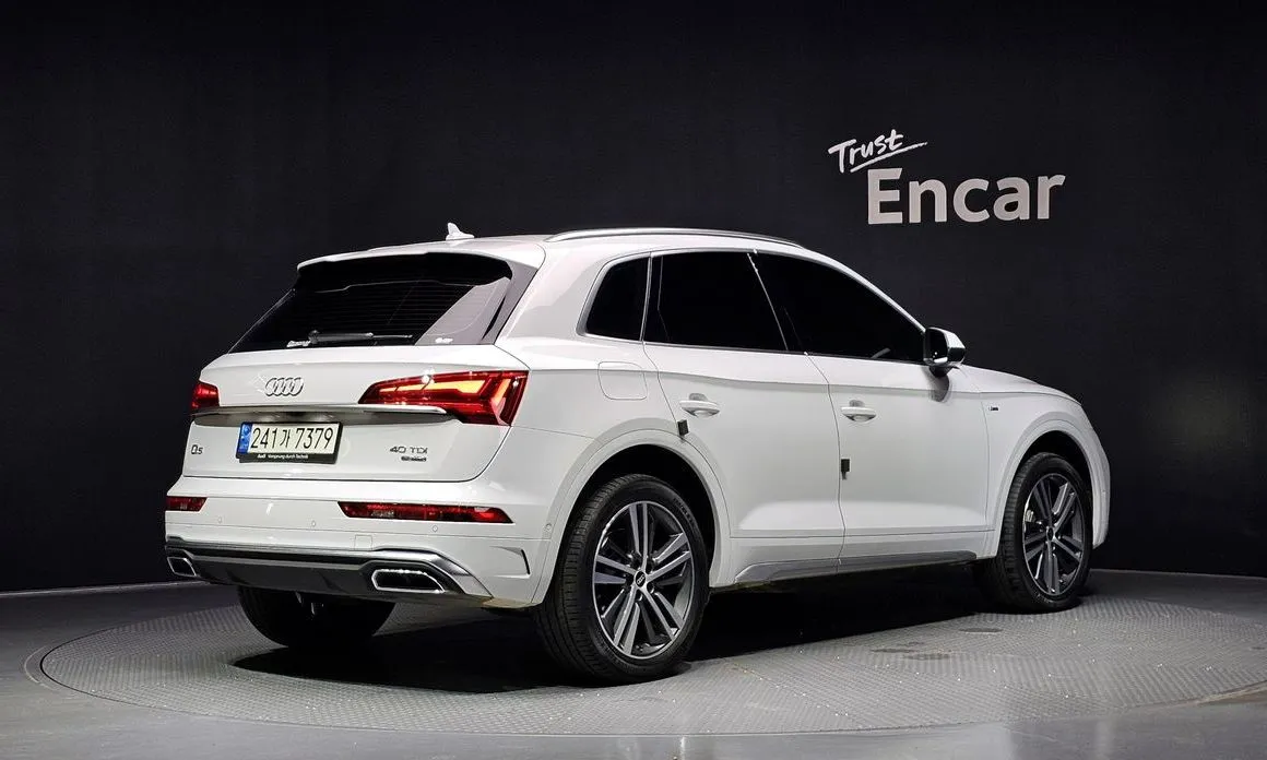 Audi Q5 — фото 8