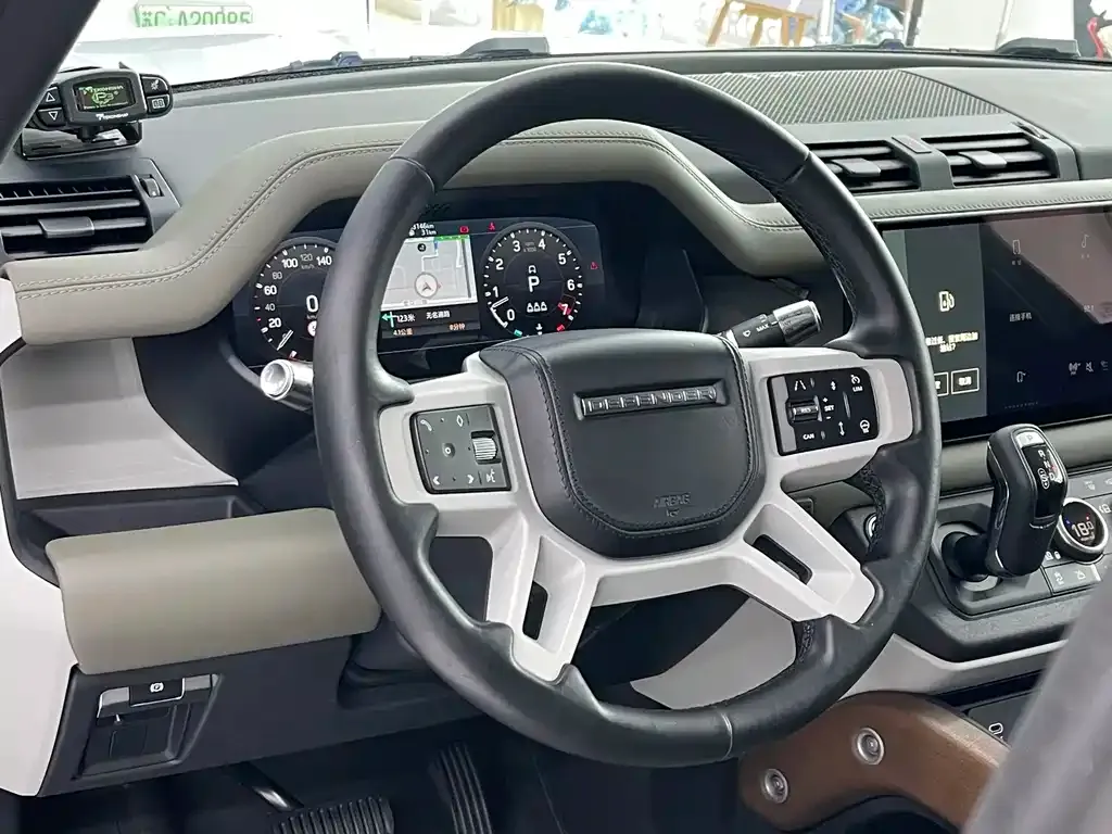 Land Rover Defender — фото 5