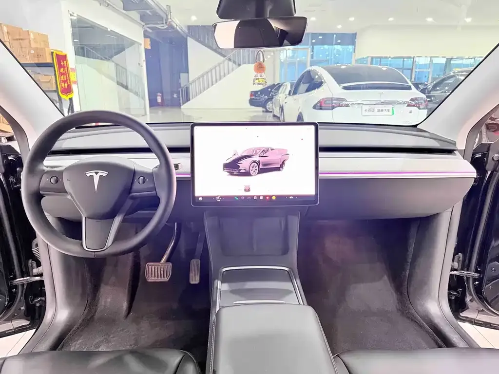 Tesla Model Y — фото 3
