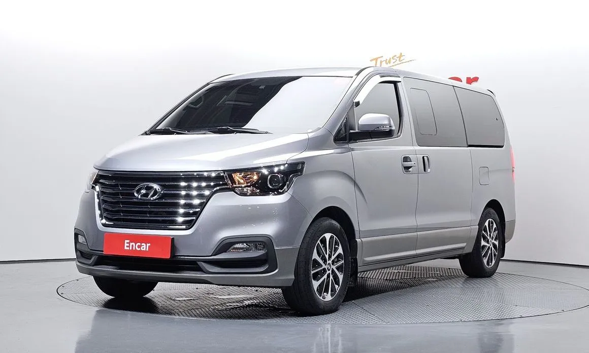Hyundai Starex — фото 1