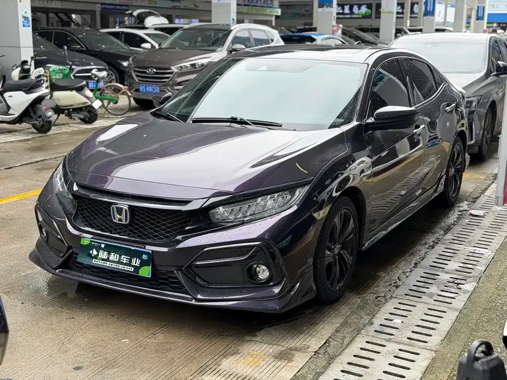 Honda Civic — фото 1