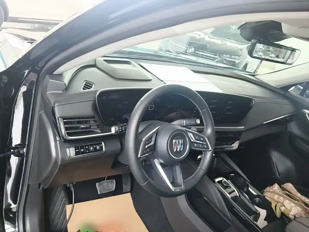 Buick Envision Plus — фото 8