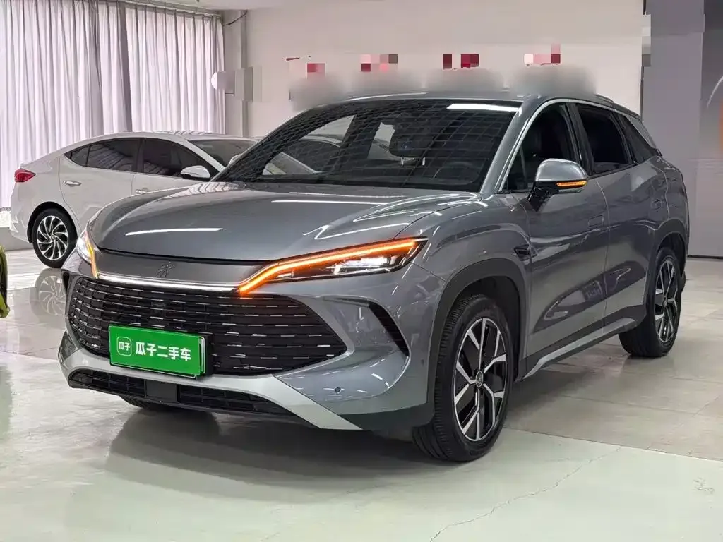 BYD L DM-i — фото 1