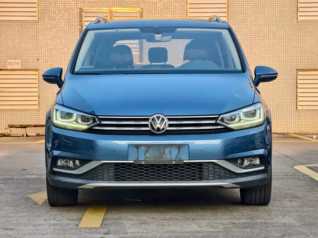 Volkswagen Touran — фото 2