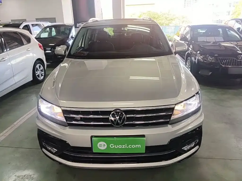 Volkswagen Tiguan L — фото 8