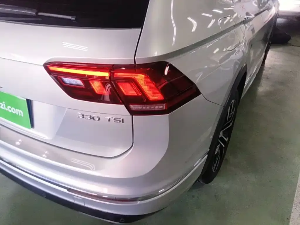 Volkswagen Tiguan L — фото 5