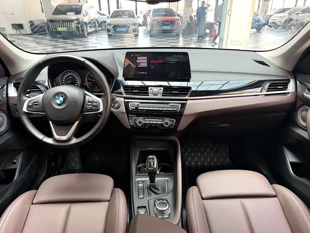 BMW X1 — фото 10