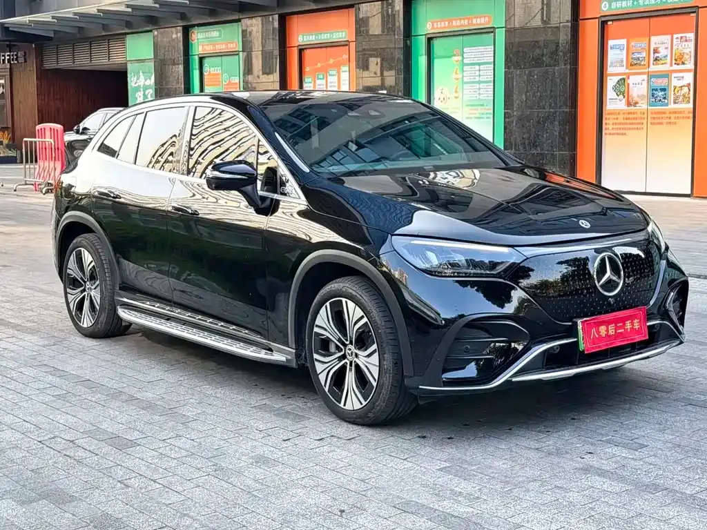 Mercedes-Benz EQE SUV — фото 5
