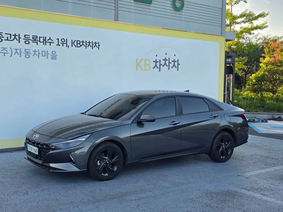 Hyundai AVANTE — фото 1