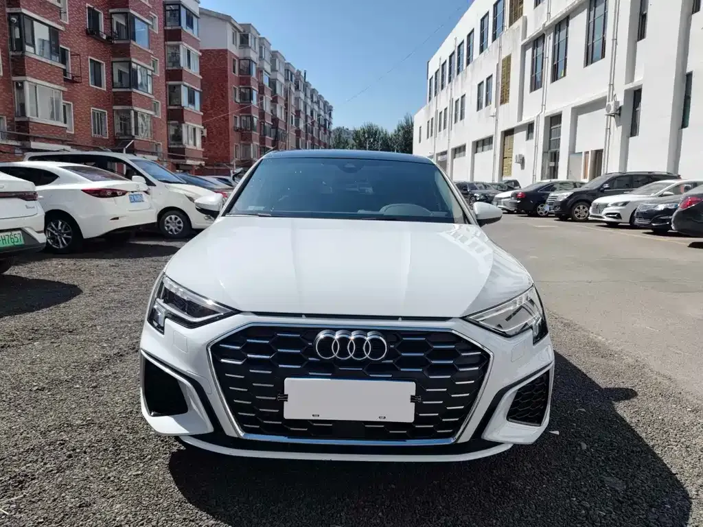 Audi A3 — фото 1