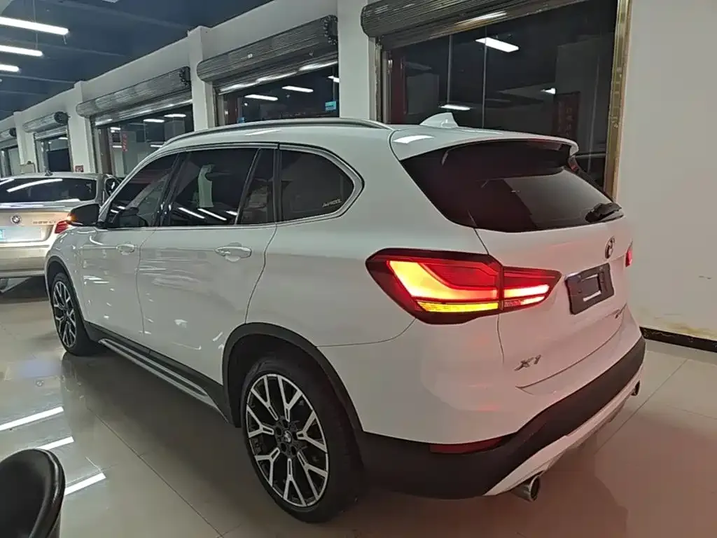 BMW X1 — фото 3