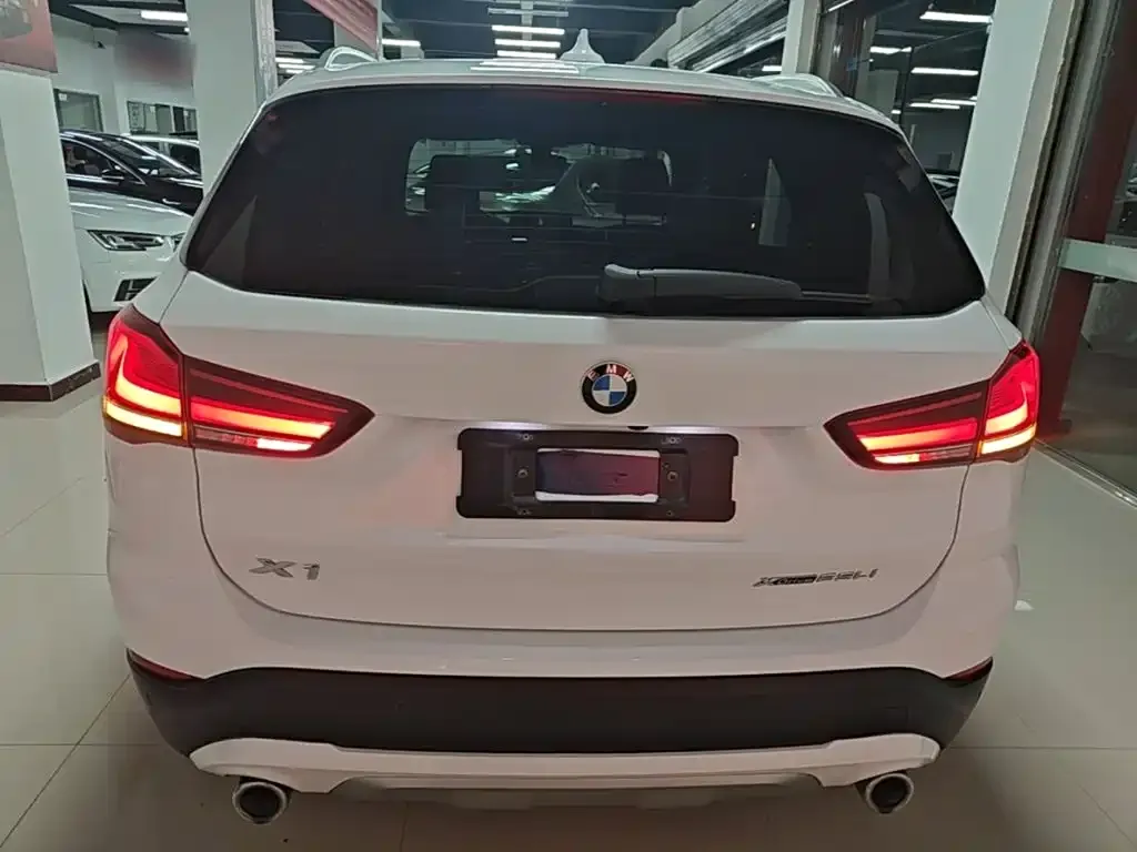 BMW X1 — фото 5