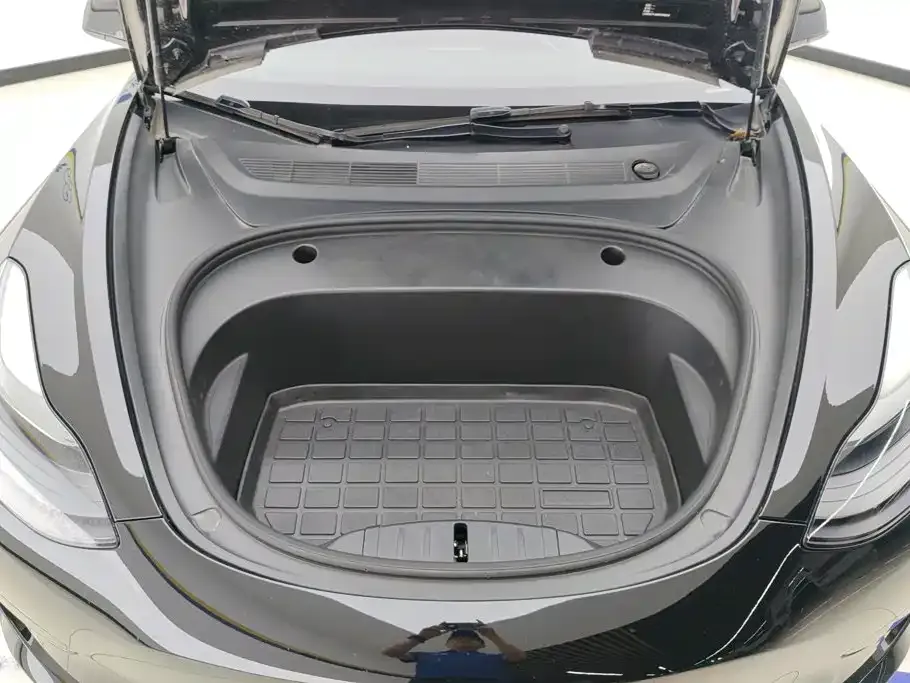 Tesla Model 3 — фото 5