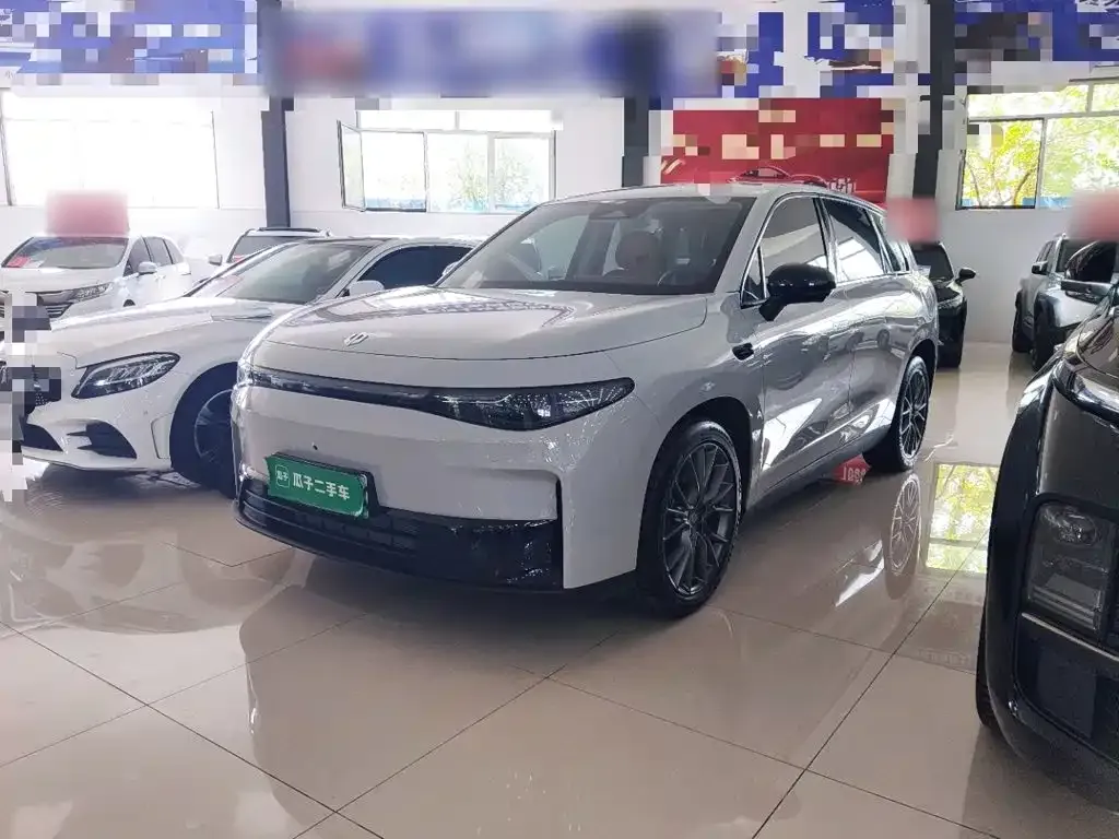 Leapmotor C10 — фото 1