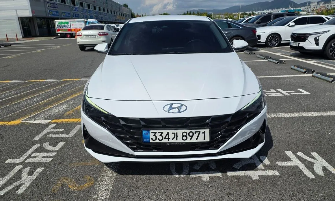 Hyundai AVANTE — фото 1