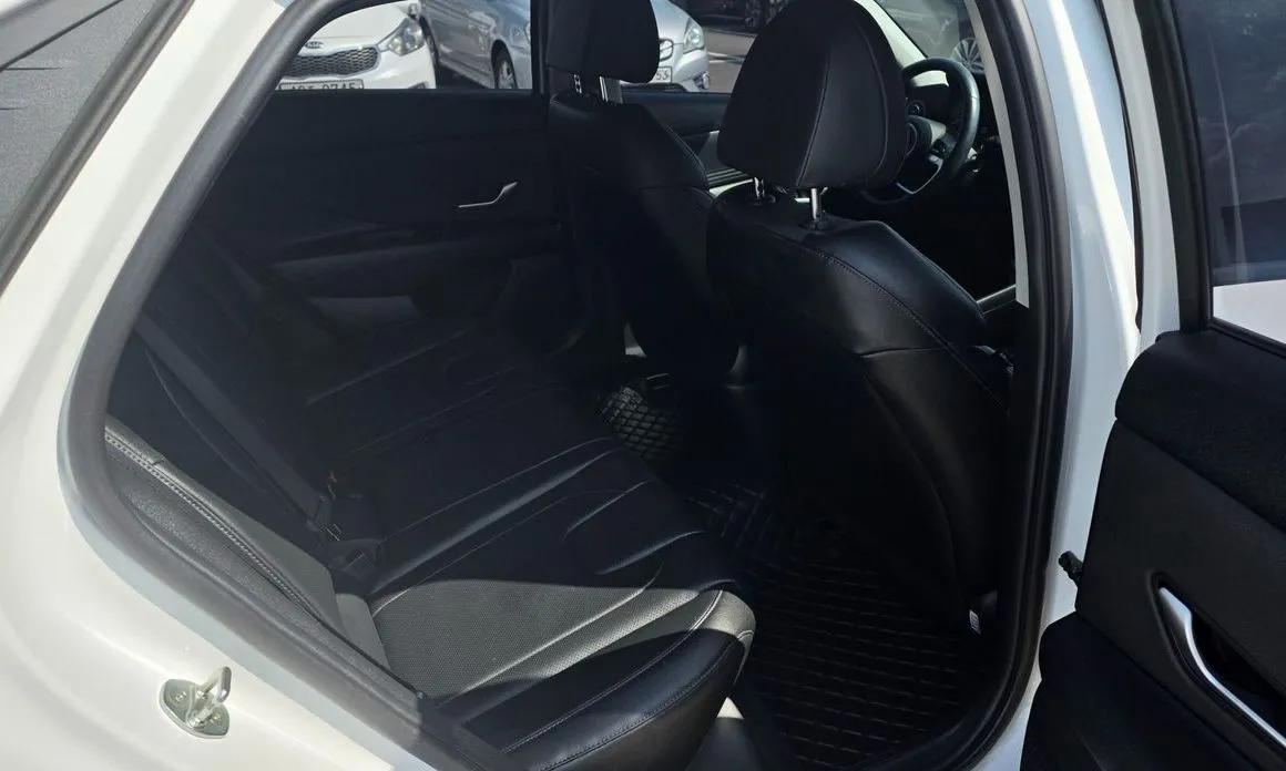 Hyundai AVANTE — фото 3